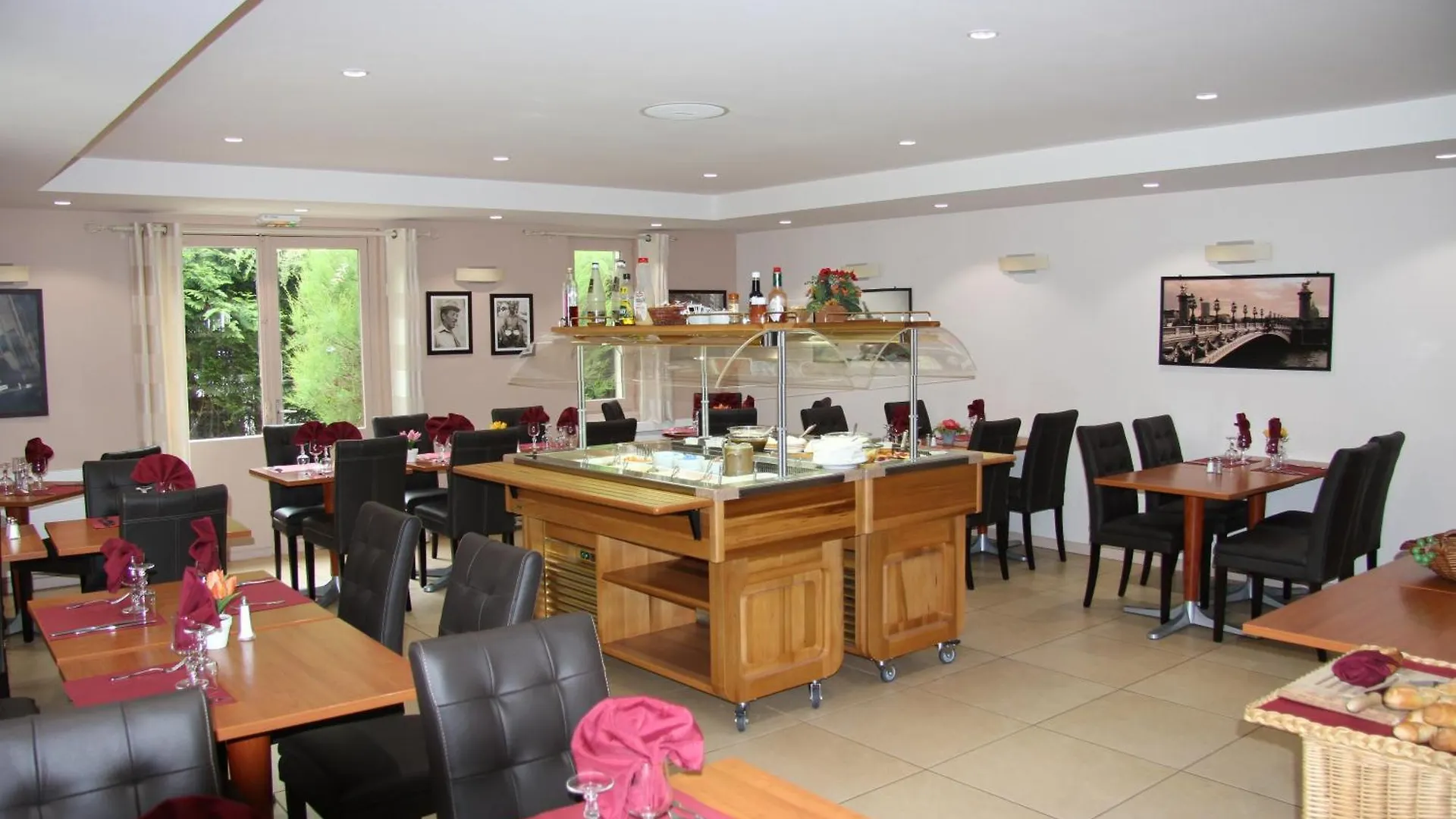 Logis Lhotel Restaurant Antony Verrieres Le Buisson France